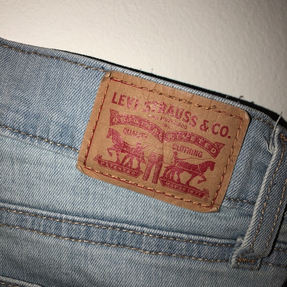 Levi’s - Picture 3 of 4